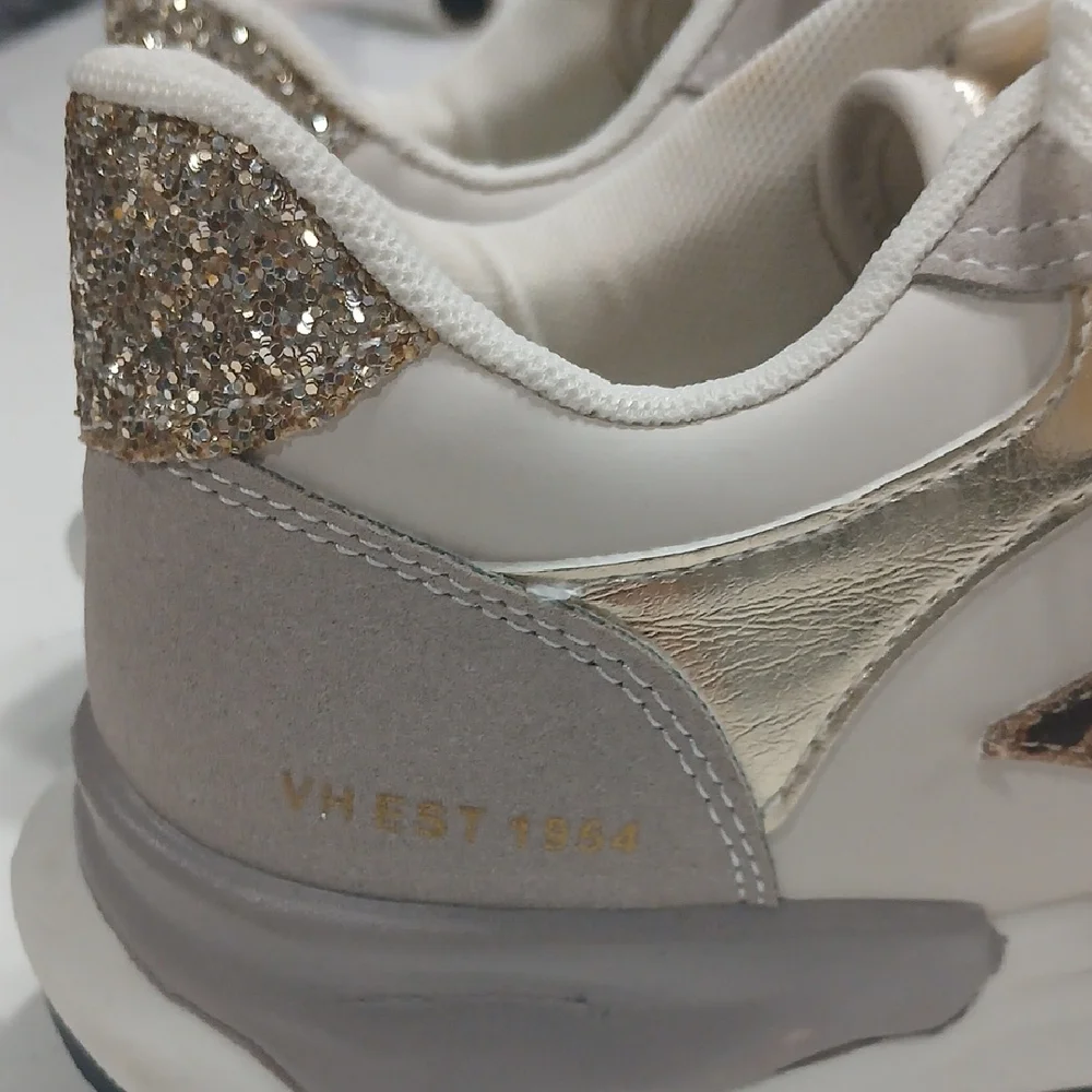 Stylish Women's Sneakers with Glitter Accents By Vintage Habana Sz 8.5 - Picture 2 of 8